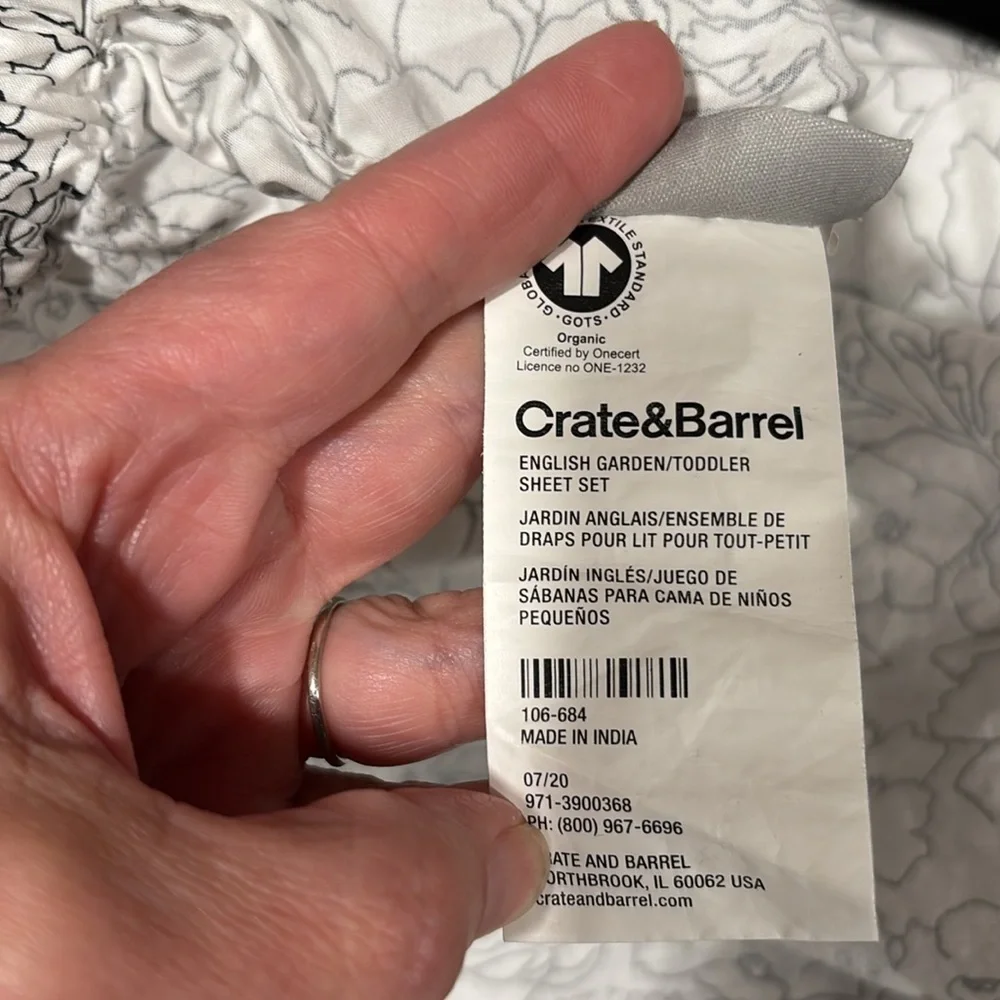 Crate&Barrel English Garden Toddler fitted sheet and pillow case organic cotton